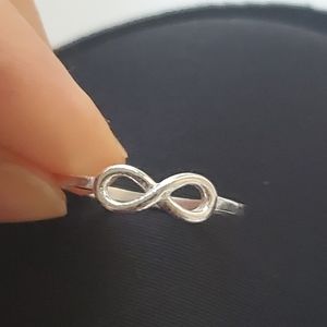 Like New 925 Sterling Silver Infinity Ring, Size 7
